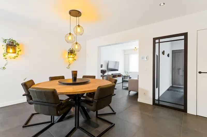 Ruime woning met tuin en 3 slaapkamers.