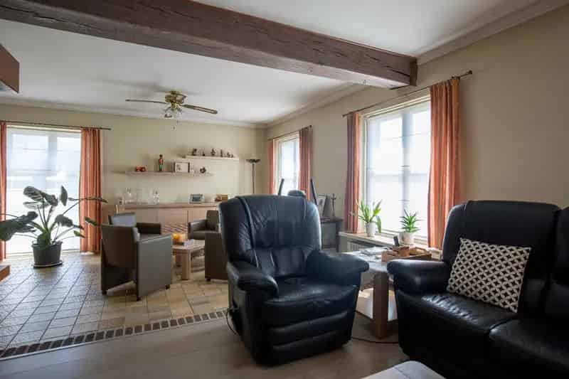 RUIME BUNGALOW IN RUSTIGE WIJK IN CENTRUM