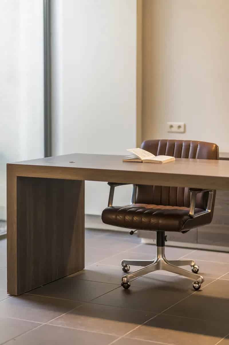 Huis te huur Zele: Handelspand met Appartement en Garage