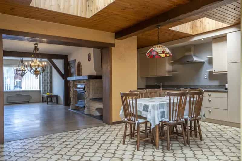 Huis te huur Aalbeke: Gezinswoning te renoveren met tuin