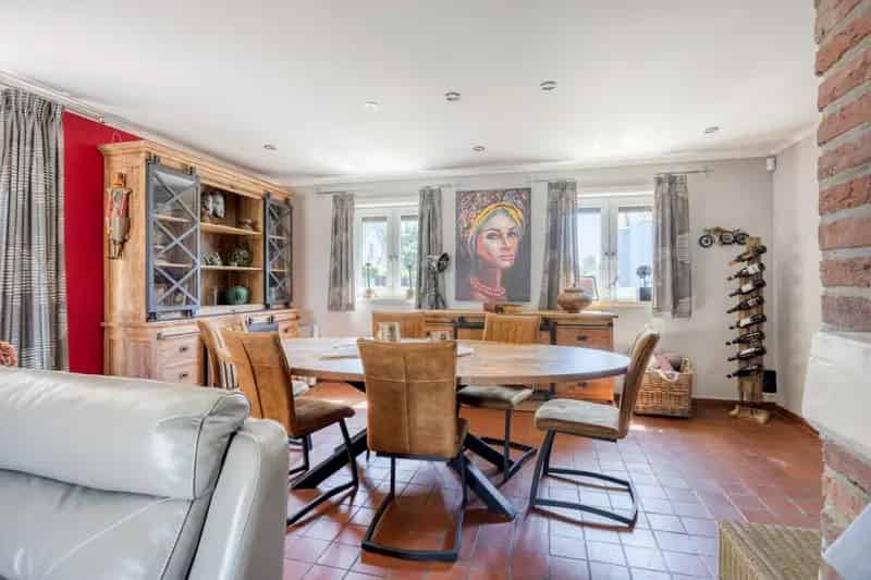 Instapklare woning met 3 slaapkamers en ruimte voor atelier / hobby !