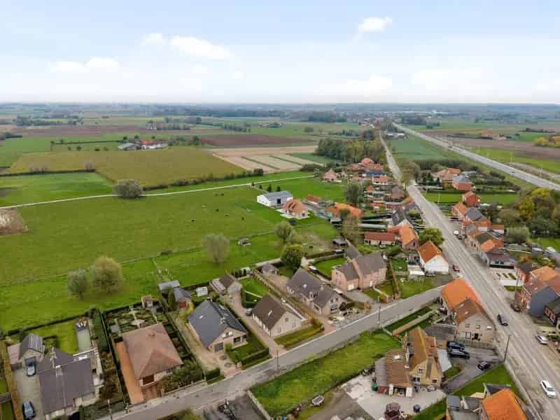 ALLEENSTAANDE VILLA MET 5/6 SLAAPKAMERS, DUBBELE GARAGE EN TUIN