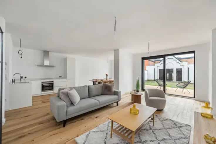 Gerenoveerd Appartement te Koop in Lier met Bijgebouw