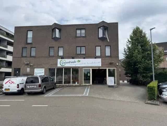 Ruim commercieel gelijkvloers Lanaken