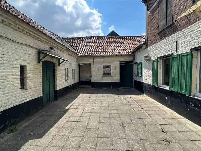Huis te huur Erwetegem: Te renoveren woning met mogelijkheden