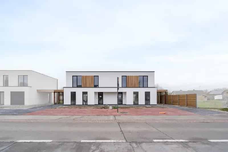 Halfopen nieuwbouwwoning met 3 slaapkamers te Koekelare