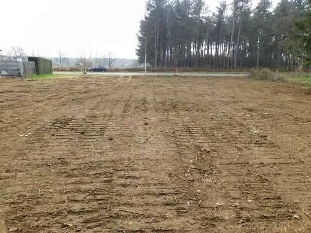 Mooi perceel bouwgrond voor halfopen bebouwing