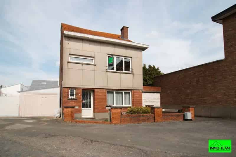 Charmante te renoveren gezinswoning