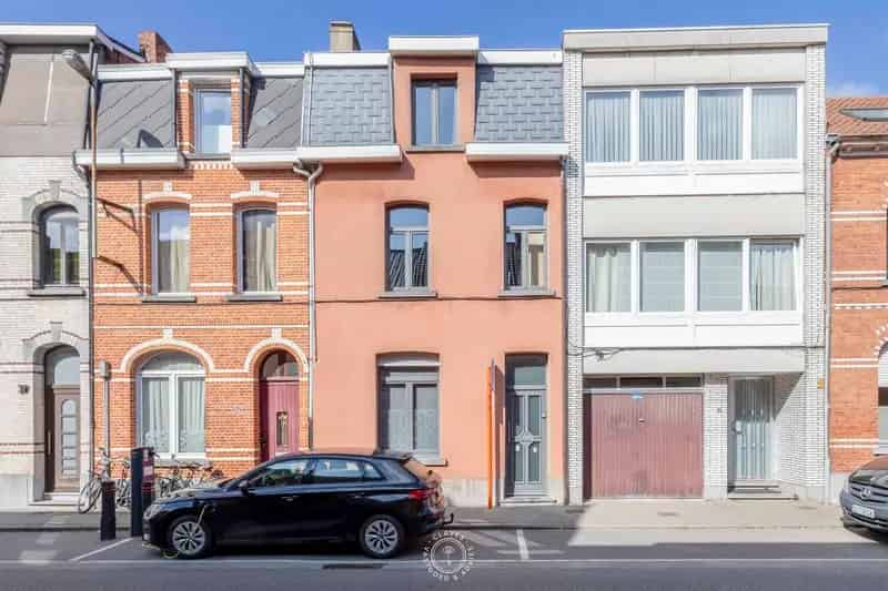 Instapklare woning met zonnige tuin en 4 slaapkamers