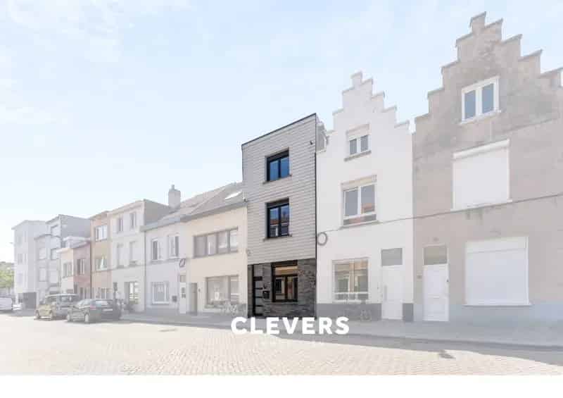 Instapklare, afgewerkt woning met stadstuintje.