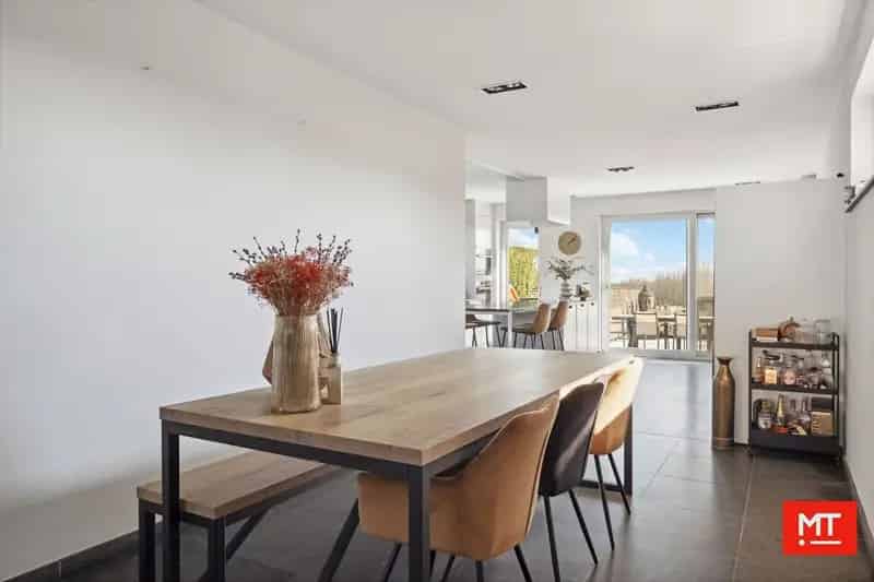 Moderne villa met landelijk uitzicht te koop in Passendale