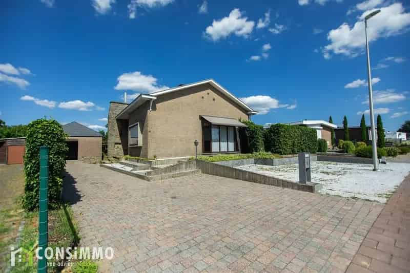 Karaktervolle split-level woning in groene omgeving te Genk-Termien