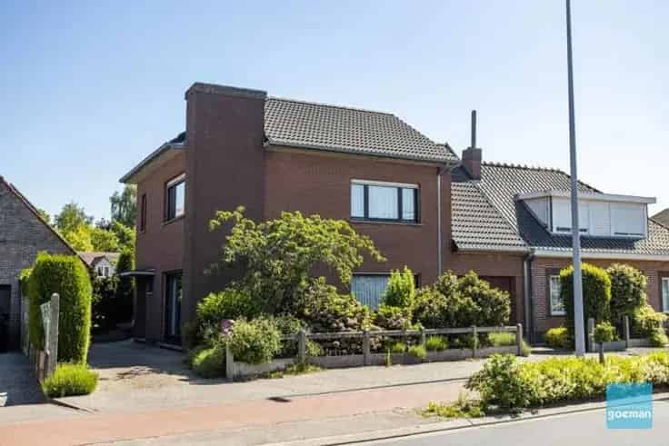 Ruime Halfopen Bebouwing te Koop Wetteren