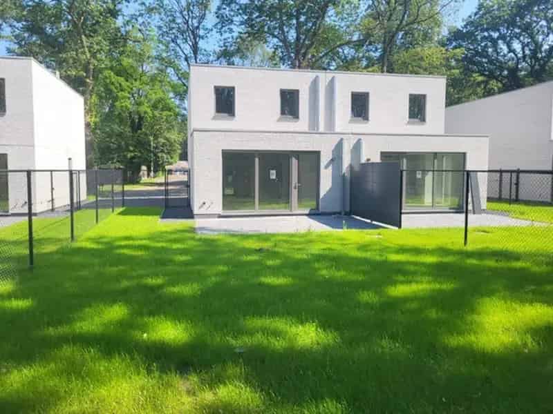 Halfopen energiezuinige gezinswoning - Ideale investering!