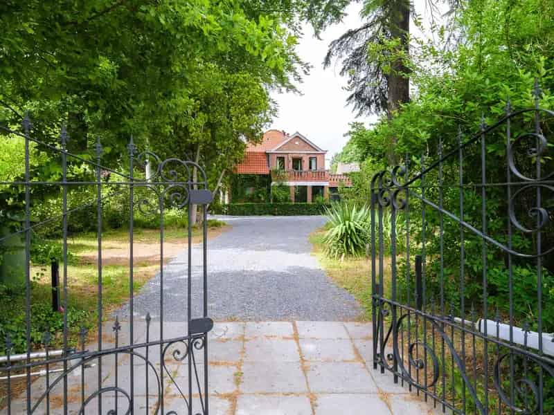 Huis te huur: Instapklare villa met zwembad nabij Gent
