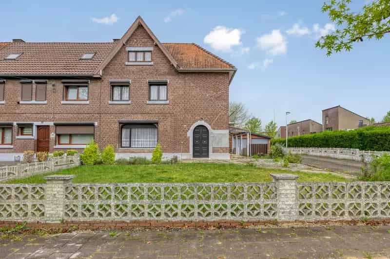 Charmante mijnwerkerswoning met 4 slaapkamers, en 2 badkamers.
