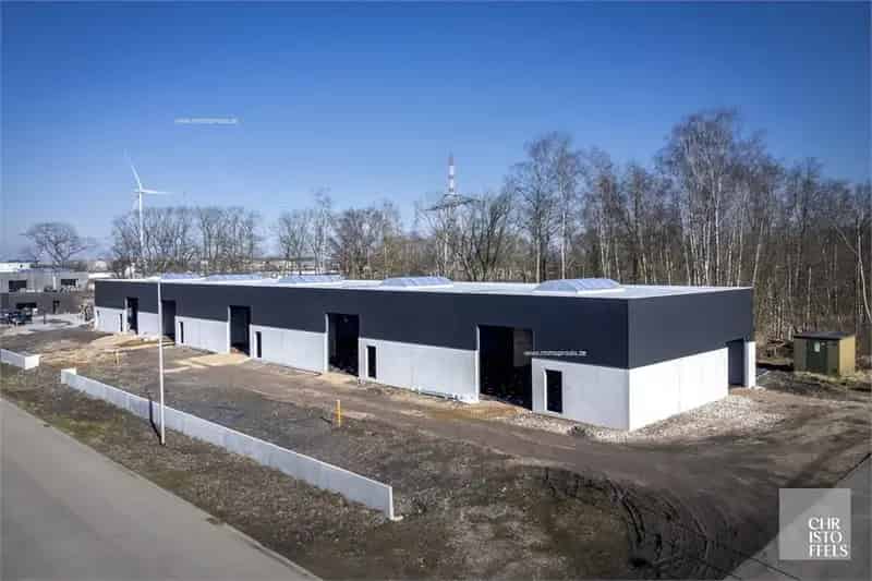 Nieuwbouw bedrijfsgebouw te huur in Dilsen-Stokkem