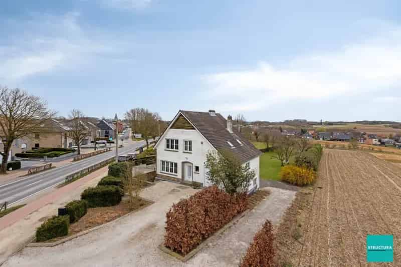 Vrijstaande woning te Brussegem met extra ruimte