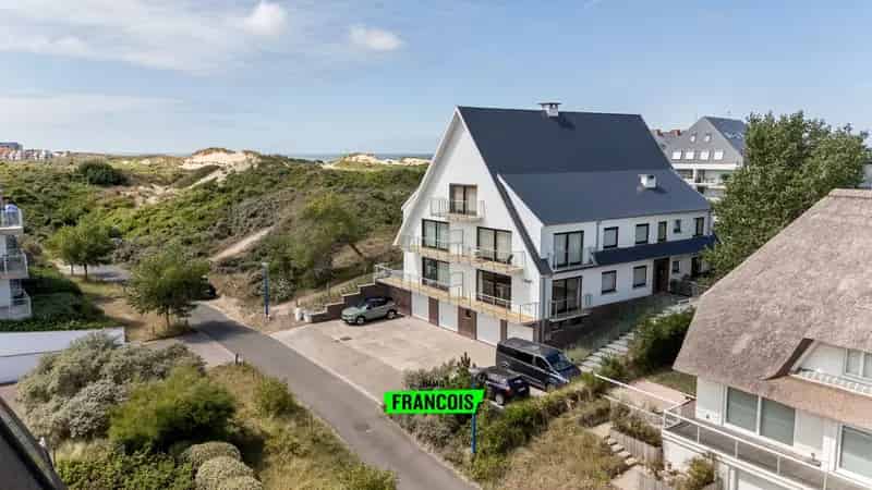 HOEK-Appartement Te Koop pal aan de DUINEN in Sint-André te Oostduinkerke
