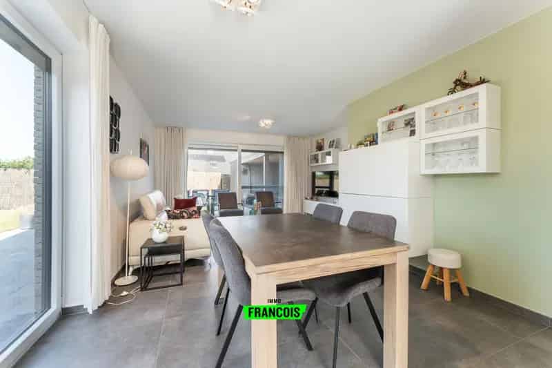 Instapklare woning met 3 slaapkamers en dressing te Veldegem
