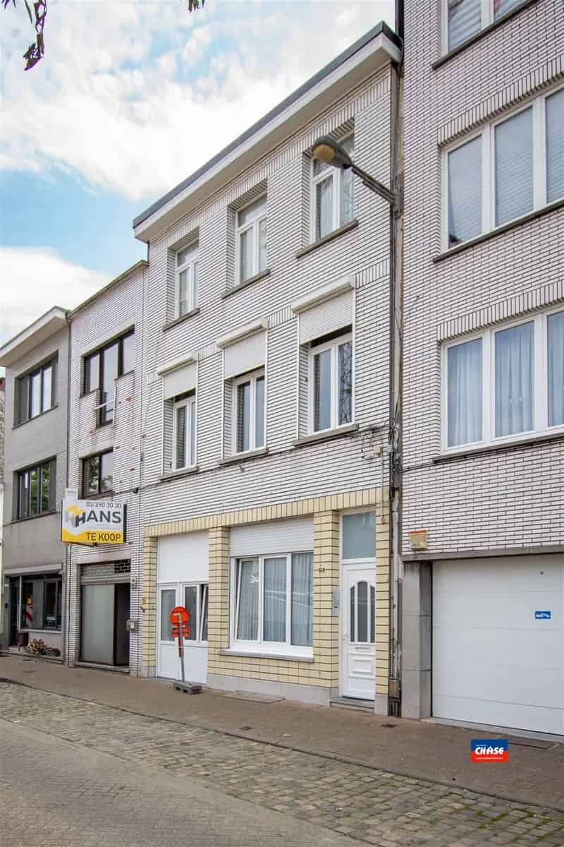 Twee gelijkvloersappartementen met koer en polyvalente ruimte