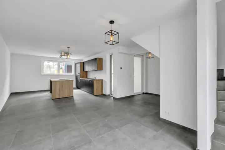 Nieuwbouwwoning met 4 slaapkamers en uitstekende verbinding
