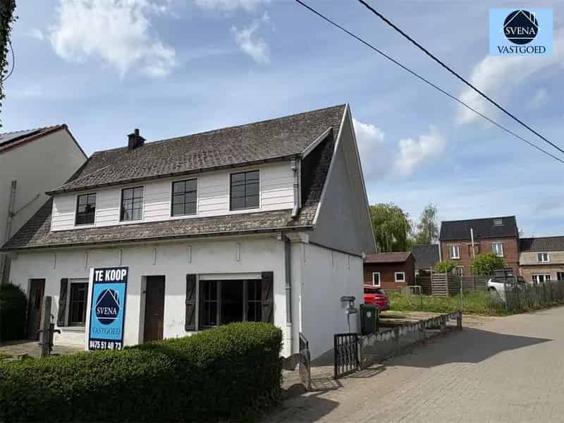 Huis te huur met ruime tuin en garage Deels te renoveren
