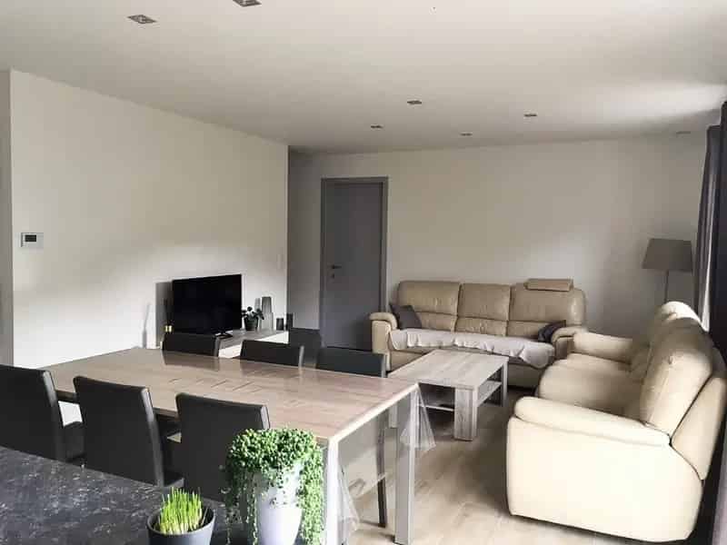 Prachtige woning met 3 slaapkamers en carport te Voeren