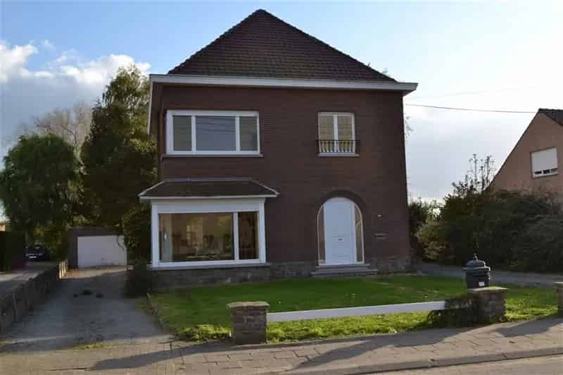 Zeer ruime burgerswoning met 3 slpk, aparte garage & tuin
