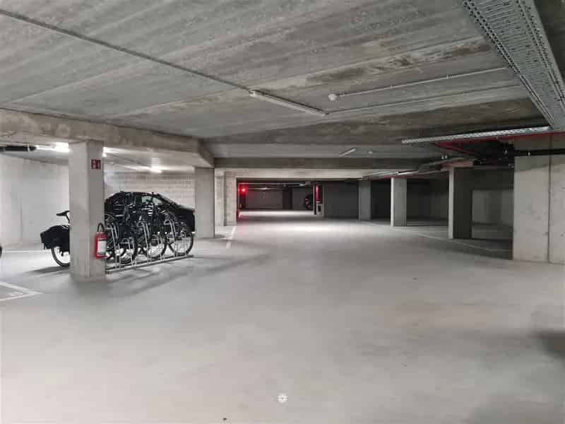 Autostaanplaats in nieuwbouwresidentie Nest
