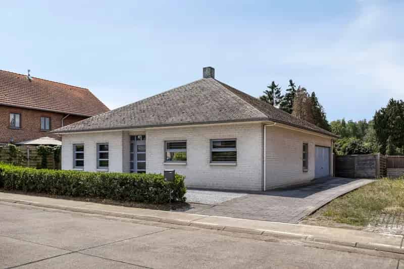 Gelijkvloerse woning met drie slaapkamers op 7 are