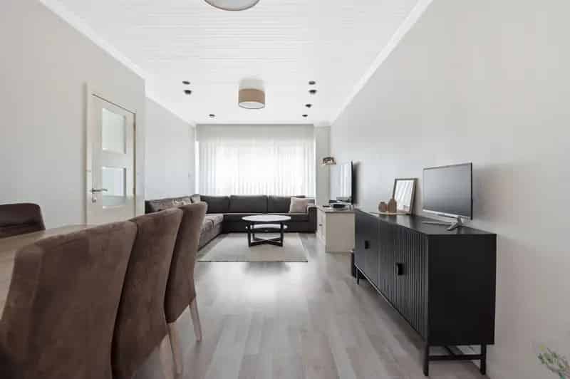 Grotendeels gerenoveerde woning met 3 ruime slaapkamers en tuin!
