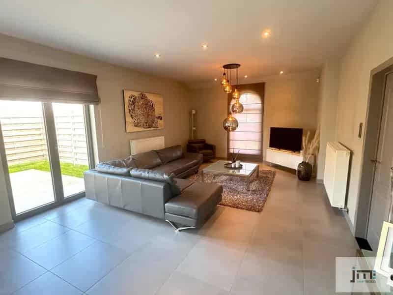 Ruime, perfect onderhouden, woning