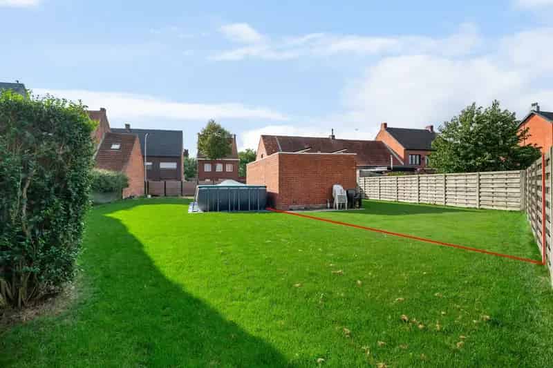 Zeer gunstig gelegen bouwgrond van 311  m² voor HOB.