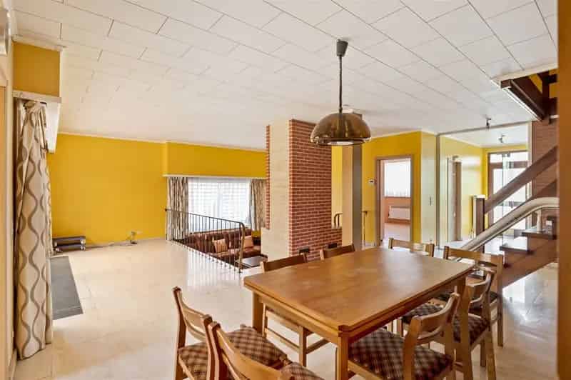 Verrassend ruime woning met 4 slpks en 2 badk te Sint-Katelijne-Waver