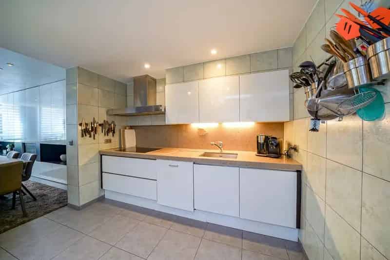 Huis te koop Oostende Conterdam: 3 slaapkamers, 2 badkamers, gerenoveerd