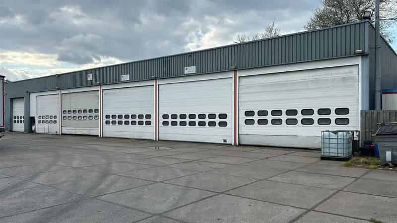 TE HUUR: Opslagruimte van 140m² te Genk!