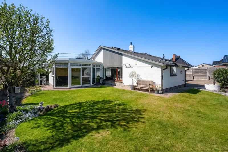 Topper! Supertoffe instapklare woning met grote tuin!
