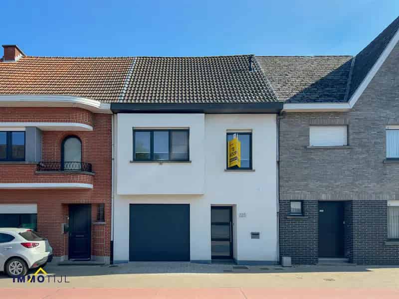 Instapklare gezinswoning met tuin en garage te Herdersem!