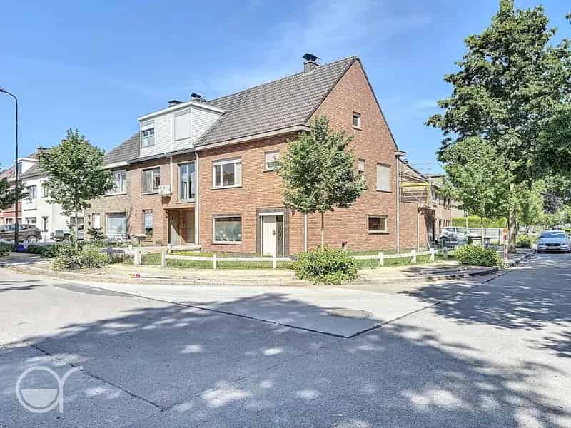 Huis te huur Wondelgem: 3 slaapkamers, garage, renovatieproject