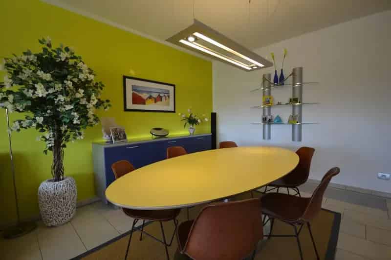 Zonnig dakappartement met ruime terrassen , dichtbij  het zonneplein  te Oostduinkerke.