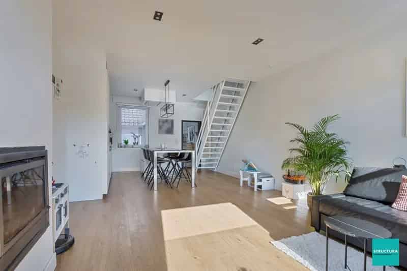 !!! ONDER COMPROMIS !!! Woning met knusse tuin op idyllisch rustige ligging nabij het centrum!