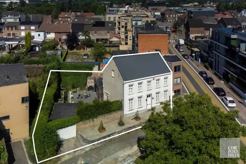 Gerenoveerd neoclassicistisch herenhuis mét stadstuin op de Nederlandse grens!