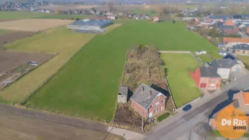 AAIGEM - Te renoveren woning met groot perceel