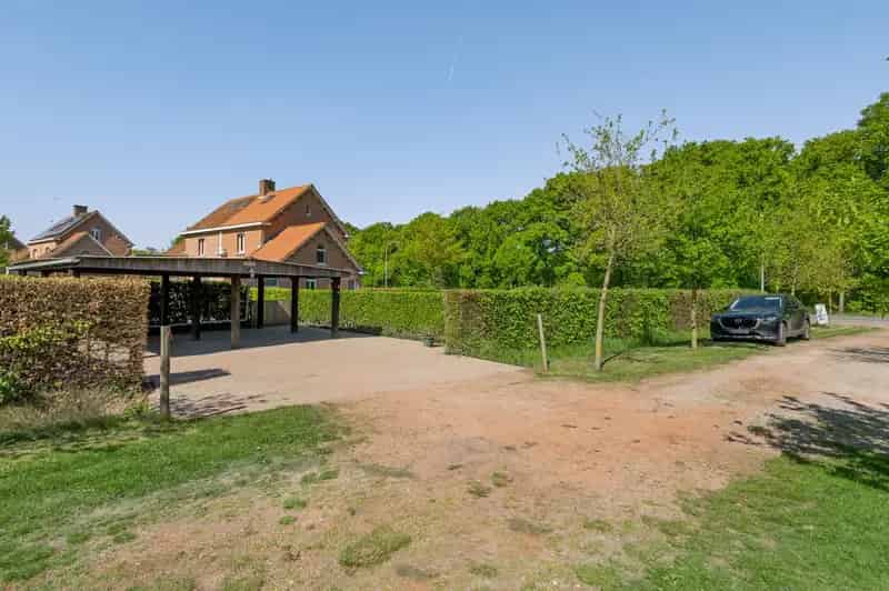 Karaktervolle woning op ruim perceel van 2.728 m² in Merksplas