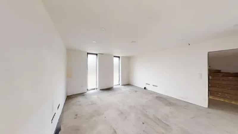 Halfopen moderne woning op residentiële ligging!