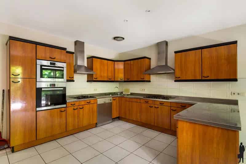 Statige villa, gelegen in 't Vriesdonk op een terrein van 1.405m²