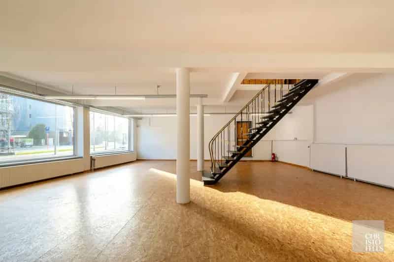 Polyvalent handelspand op een maximale zichtlocatie