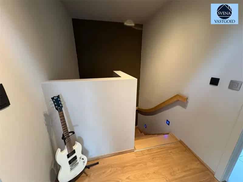 ZEER RUSTIG GELEGEN WONING MET 3 SLAAPKAMERS EN TUIN