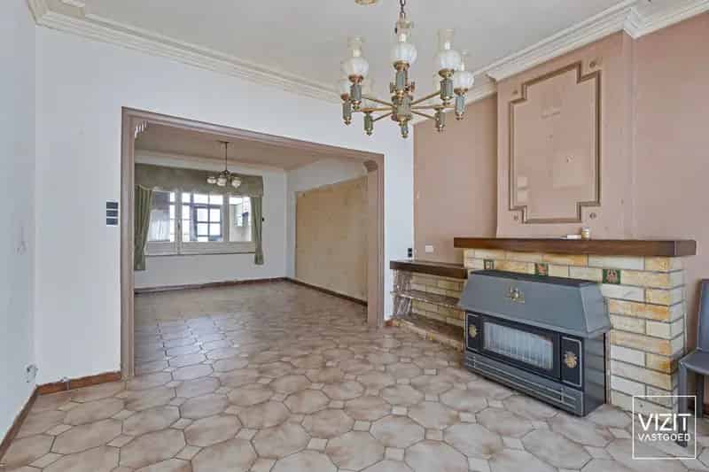 Rustig gelegen te renoveren woning
